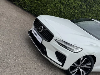 Volvo V60 Volvo V60 T6 Recharge AWD R-Design | Panoramadak | Elekt.stoel | DAB | CarPlay - afbeelding nr 11