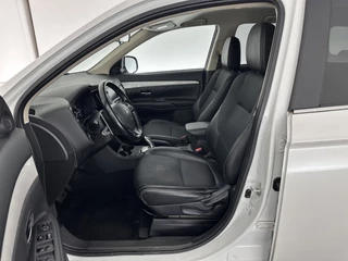 Mitsubishi Outlander Aut. *NAVI-FULLMAP | LEATHER-FABRIC | COMFORT-SEATS | CAMERA | ECC | KEYLESS | SHIFT-PADDLES | TOWBAR | 16
