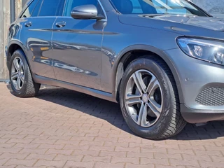 Mercedes-Benz GLC l Pano l LED l Trekhaak l Stoelverwarming l Camera l LMV l PDC l - afbeelding nr 39