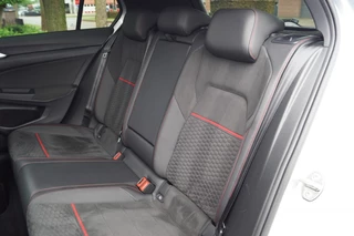 Volkswagen Golf Volkswagen Golf GTI Clubsport 2.0 TSI (300pk) DSG IQ Light/Pano/ACC/Camera/19 in - afbeelding nr 45