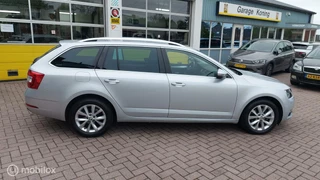 Škoda Octavia Skoda Octavia Combi 1.0 TSI Greentech Business Edition Plus - afbeelding nr 2