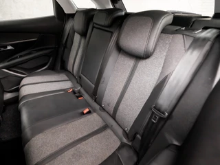 Peugeot 3008 Automaat (APPLE CARPLAY, GROOT NAVI, MEMORY SEATS, STOELVERWARMING, LEDER, SFEERVERLICHTING, ELEK ACHTERKLEP, TREKHAAK, KEYLESS, GETINT GLAS, NIEUWSTAAT) - afbeelding nr 16