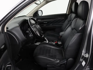 Mitsubishi Outlander Mitsubishi Outlander 2.4 PHEV Pure | Carplay | Trekhaak |  Leder/Alcantara | Keyless | Camera | Climate control | Cruise control - afbeelding nr 4