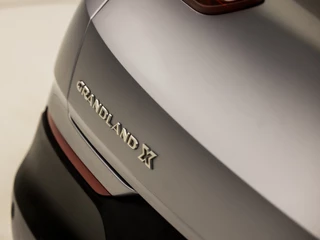 Opel Grandland X Opel Grandland X 1.2 Turbo Edition (APPLE CARPLAY, GROOT NAVI, LEDER, CRUISE, SPORTSTOELEN, PARKEERSENSOREN, LANE ASSIST, NIEUWE APK, NIEUWSTAAT) - afbeelding nr 31