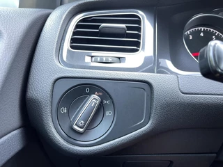 Volkswagen Golf Volkswagen Golf 1.5 TSI Highline R-Line NAVIGATIE|BLUETOOTH|PARKEERSENSOREN|STOELVERWARMING|R-Line Pakket - afbeelding nr 15