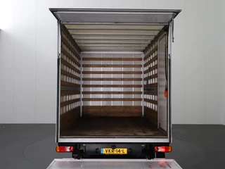 Volkswagen Crafter Volkswagen Crafter 2.0TDI 140PK Bakwagen+Laadklep | Zijdeur | Dakspoiler | Navigatie | Camera | 3-Persoons - afbeelding nr 4