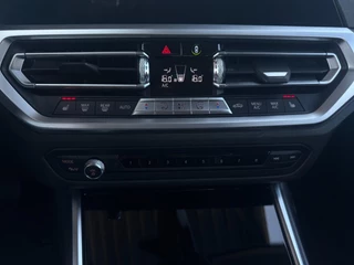 BMW 3 Serie BMW 330e Plug-in Hybrid | 66.417 km | Shadow Line | M Velgen | Achteruitrijcamera | Stoelverwarming|PDC| - afbeelding nr 21