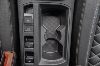 Volkswagen T-Roc Volkswagen T-Roc Cabrio 1.5 TSI R-Line ACC VIRTUAL COCKPIT STOELVERWARMING AUTOMAAT LEDER CAMERA - afbeelding nr 28