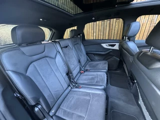 Audi Q7 Audi Q7 55 TFSI e quattro Pro Line S | Panoramadak | Camera rondomzicht | LED verlichting | Keyless pakket | Leer/alcantara bekleding | Voorstoelen verwarmd | 22 inch SQ7 velgen | Getint glas | Dodehoekdetectie - afbeelding nr 45