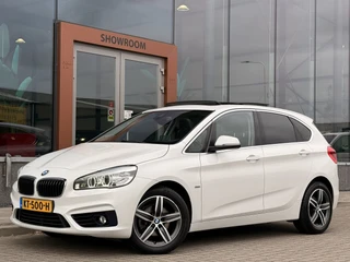 BMW 2 Serie Active Tourer 216d Centennial Sport Line | Pano | Trekhaak | Stoelverwarming | Cruise | Leder | Sfeerverlichting | Stoelverwarming | HUD |
