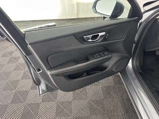 Volvo V60 Volvo V60 2.0 T4 Aut. *FULL-LED | DIGI-COCKPIT | NAVI-FULLMAP | ECC | CRUISE | COMFORT-SEATS | LANE-ASSIST | CARPLAY | 18