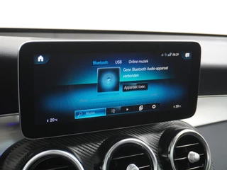 Mercedes-Benz GLC Mercedes-Benz GLC 300e AMG // Panoramadak // Burmester // 360 Camera // Keyless // Carbon // Sfeerverlichting // Carplay - afbeelding nr 32