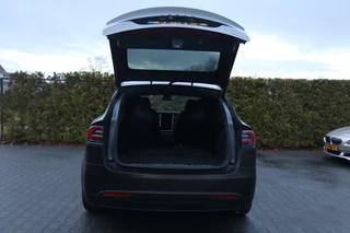 Tesla Model X Tesla Model X P100D Performance + 6p. 613+ PK Autopiloot|Alcantara hemelb.|A cruise|Carbon|Elektrisch sluitende deuren|22Inch|Panodaken|Trhk|Luchtvering|Sfeer verlichting|Cameras|stuur, Stoelverwarming, koeling|Trekgewicht 2250 kg - afbeelding nr 113