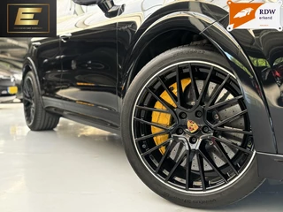 Porsche Cayenne Porsche Cayenne Coupé 4.0 Turbo S E-Hybrid | Techart | Sport Chrono | Carbon afwerking - afbeelding nr 51