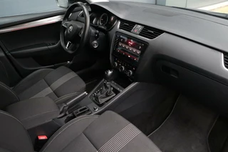 Škoda Octavia Skoda Octavia Combi TSI Dynamic Style Adaptiv Cruise Sportzetels Canton AppleCarplay Trekhaak - afbeelding nr 17