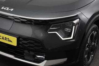 Kia Niro EV Kia Niro EV DynamicPlusLine 64.8 kWh | DEMO ! | Navigatie Half Leder Schuif-kantel dak Electrisch bedienbare achterklep DAB Led Camera Extra Getint Glas Lichtmetalen Velgen - afbeelding nr 23