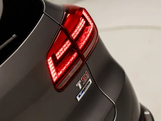 Volkswagen Tiguan Volkswagen Tiguan 1.4 TSI R-Line Sport 150Pk Automaat (PANORAMADAK, NAVIGATIE, XENON, CAMERA, LEDEREN SPORTSTOELEN, STOELVERWARMING, KEYLESS, CRUISE, NIEUWE APK, NIEUWSTAAT) - afbeelding nr 32