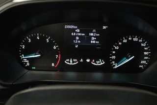 Ford Focus Ford Focus Wagon 1.5 EcoBoost ST Line Business (PARKEERSENSOREN, TREKHAAK, STOELVERWARMING, NAVIGATIE, NL-AUTO) - afbeelding nr 6
