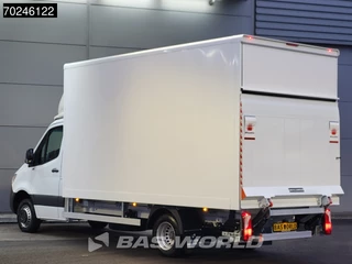 Mercedes-Benz Sprinter Mercedes Sprinter 515 CDI Automaat Laadklep Zijdeur Dubbellucht Bakwagen MBUX Airco Cruise MBUX Koffer Meubelbak 21m3 Airco Cruise control - afbeelding nr 2