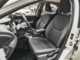 Toyota Yaris Toyota Yaris 1.5 Hybrid Dynamic | All Weather | Keyless Entry | Android Auto - afbeelding nr 24