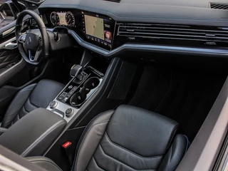 Volkswagen Touareg | BLACK STYLE | PANORAMADAK | LEDER | HEAD-UP | KEYLESS | MASSAGE | VENTILATIE | - afbeelding nr 8