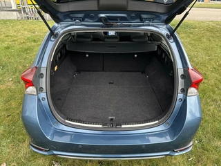 Toyota Auris Toyota Auris 1.8 Hybrid Executive - NAVI/LED/PANO/CAMERA/NAP - afbeelding nr 16