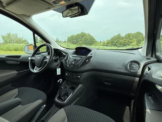 Ford Tourneo Courier Ford Tourneo Courier 1.0 Titanium - Panther Black - Navigatie/LMV/Clima - afbeelding nr 17