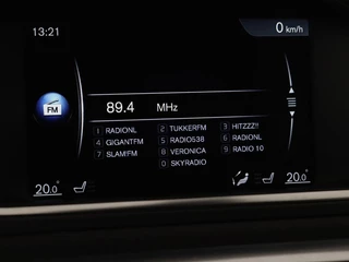 Volvo V40 Volvo V40 2.0 D2 R-Design | Stoelverwarming | Trekhaak |  Xenon | Leder/Alcantara | Navigatie | Parkeerhulp | Climate control - afbeelding nr 19