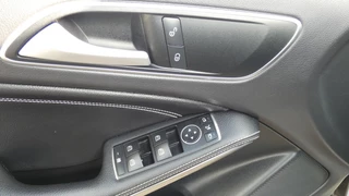 Mercedes-Benz A-Klasse Mercedes-Benz A-Klasse AMBITION AUTOMAAT 55000 KM * NAVI * CRUISE * PANORAMADAK * 17 L.M.V * - afbeelding nr 11
