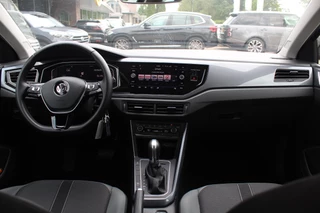 Volkswagen Polo Volkswagen Polo 1.0 TSI Highline Automaat 6.712 km! / NIEUWSTAAT! / Camera / Virtual Cockpit / Navigatie / Apple CarPlay / 16'' / Climate Control / Parkeerhulp V+A / ACC - afbeelding nr 2
