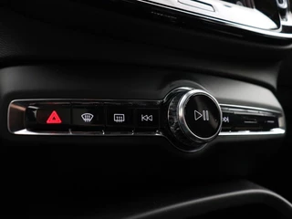 Volvo XC40 Volvo XC40 EXTENDED RANGE (SINGLE) PLUS STOELVERWARMING GETINT GLAS - afbeelding nr 15