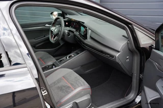 Volkswagen Golf Volkswagen Golf 8 GTI Clubsport | Pano | Matrix IQ | Alcantara | ACC | Rijdersauto Edition | Deep Black Pearl | Fabrieksgar. 2027 - afbeelding nr 60