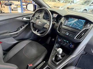 Ford Focus Ford Focus 1.5 ST-Line - afbeelding nr 18
