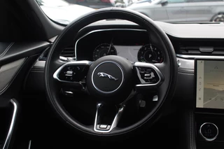 Jaguar F-PACE Jaguar F-PACE 2.0 P400e PHEV R-Dynamic S / 360Camera / Leder / Virtual Cockpit / 19'' / Blackpack / DAB / Stoelverwarming / Cruise Control - afbeelding nr 17