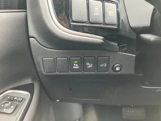 Mitsubishi Outlander Mitsubishi Outlander 2.4 PHEV Instyle 225 pk 4WD AUT. | 1e eigenaar | dealer onderhouden | leder interieur | trekhaak | navigatie - afbeelding nr 26