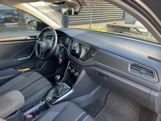 Volkswagen T-Roc Volkswagen T-Roc 1.0 TSI Style | Adeptive Cruise Control | Trekhaak | Navigatie | Parkeersensoren | Apple CarPlay/Android Auto - afbeelding nr 34