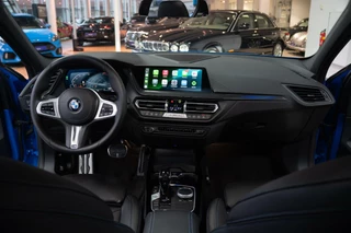 BMW 1 Serie BMW 1-serie 118i M Sport Edition 1ste Eig Org NL BTW Pano CarPlay Leder LED Digitaal Dashboard Dealer Onderhouden - afbeelding nr 18