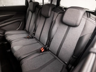 Peugeot 5008 (APPLE CARPLAY, GROOT NAVI, KEYLESS, 360 CAMERA, LEDER, SPORTSTOELEN, GETINT GLAS, TREKHAAK, ELEK ACHTERKLEP, NIEUWE APK, NIEUWSTAAT) - afbeelding nr 14