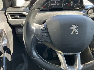 Peugeot 208 Peugeot 208 1.2 PureTech Allure 110 pk | dealer onderhouden | navigatie | trekhaak | climate | apple carplay | parkeersens. - afbeelding nr 24