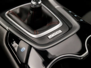 Ford Mondeo Ford Mondeo Wagon 1.5 ST Line 161Pk (APPLE CARPLAY, GROOT NAVI, STOELVERWARMING, GETINT GLAS, SPORTSTOELEN, TREKHAAK, PARKEERSENSOREN, NIEUWE APK, NIEUWSTAAT) - afbeelding nr 28