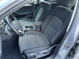 Volkswagen Passat Volkswagen Passat Variant 1.5 TSi Aut. Business Camera Trekhaak - afbeelding nr 15