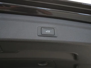 Audi Q3 Audi Q3 35 TFSI 150pk advanced edition Navigatie Side Assist Stoelverwarming Sportstoelen 108 - afbeelding nr 11