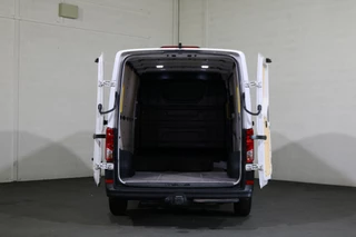 Volkswagen Crafter Volkswagen Crafter 2.0 TDI 140pk L3 H2 Automaat Navigatie Camera Led - afbeelding nr 3