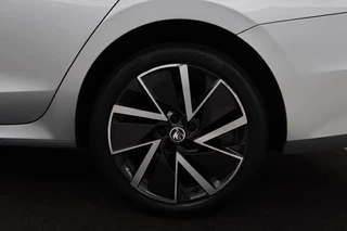 Škoda Octavia Skoda Octavia 1.4 TSI iV PHEV Business Edition | Camera |  Carplay | Navigatie | Full LED | Sfeerverlichting | Parkeerhulp | Climate control - afbeelding nr 30