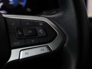 Volkswagen Golf Volkswagen Golf 1.4 TSI e-Hybrid Style | Stoel & stuurverwarming |  Massage | Adaptive cruise | Carplay | Memory | Navigatie | Sfeerverlichting - afbeelding nr 19