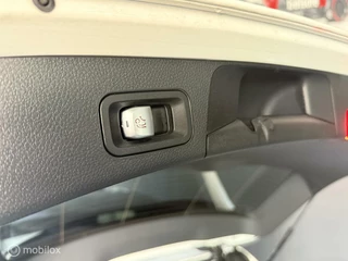 Mercedes-Benz C-Klasse Mercedes C-klasse Estate 200 AMG / PANO / 20 INCH - afbeelding nr 36