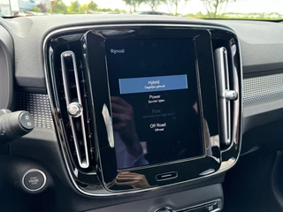 Volvo XC40 Volvo XC40 T4 Plug-In Hybrid R-Design | Trekhaak | Keyless Entry | Park. Camera | Stoelverwarming | Voorruitverwarming | - afbeelding nr 20