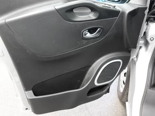Renault Trafic Renault Trafic Passenger 2.0 dCi 120 L2H1 9 Persoons Airco Bluetooth  Led  Parkeersensoren - afbeelding nr 8