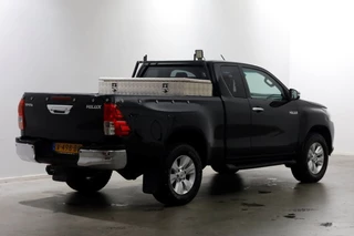 Toyota Hilux Toyota Hilux 2.4 D-4D-F 150pk E6 Xtra Cab Professional 4x4 4WD 11-2016 - afbeelding nr 2