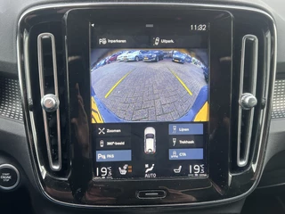 Volvo XC40 Navigatie Trekhaak Panoramadak Leder Elek stoelen Standkachel 360 Camera Intellisafe Carplay NL Auto Vol - afbeelding nr 24